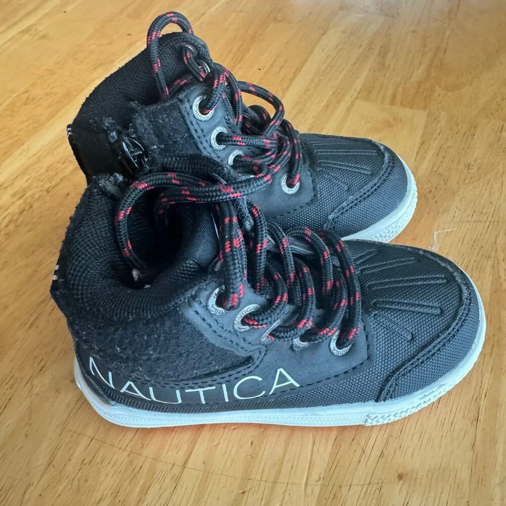 Nautica Titan Toddler boots sz 5 US black‎ drawstring snowboots
